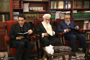 حضور شخصيت هاي سياسي در منزل مرحوم آیت الله بجنوردی 1