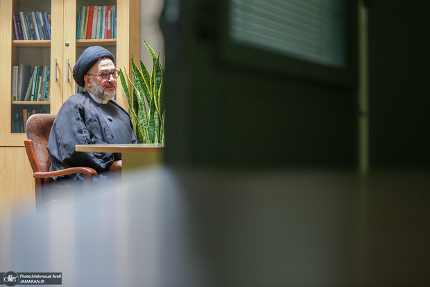 ابطحی: حاج احمد آقا به مرحوم خلخالی گفت اگر دوباره به آقای خامنه‌ای کنایه زدی، دیگر به بیت امام نیا!
