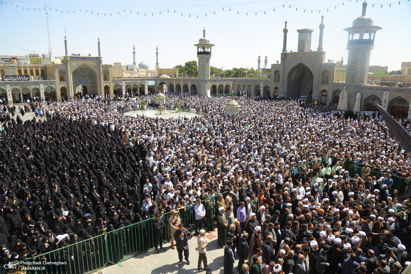 تشییع مرحوم آیت الله عباسعلی سلیمانی (ره) در حرم مظهر حضرت معصومه (س)