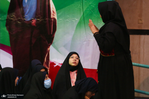 بازدید اقشار مختلف مردم از بیت امام خمینی (س) در جماران-5