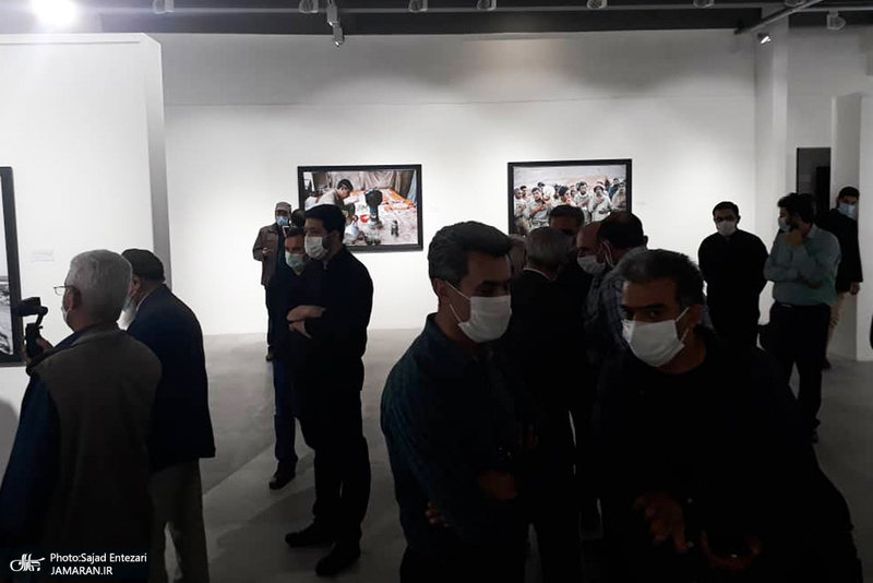 رونمایی از کتاب عکس«فرزندان روح الله» و افتتاح نمایشگاه «فرمانده من»