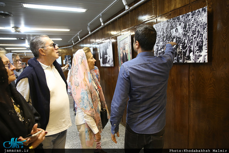 بازدید گردشگران خارجی از کشور پرتغال از بیت امام خمینی (س) از جماران