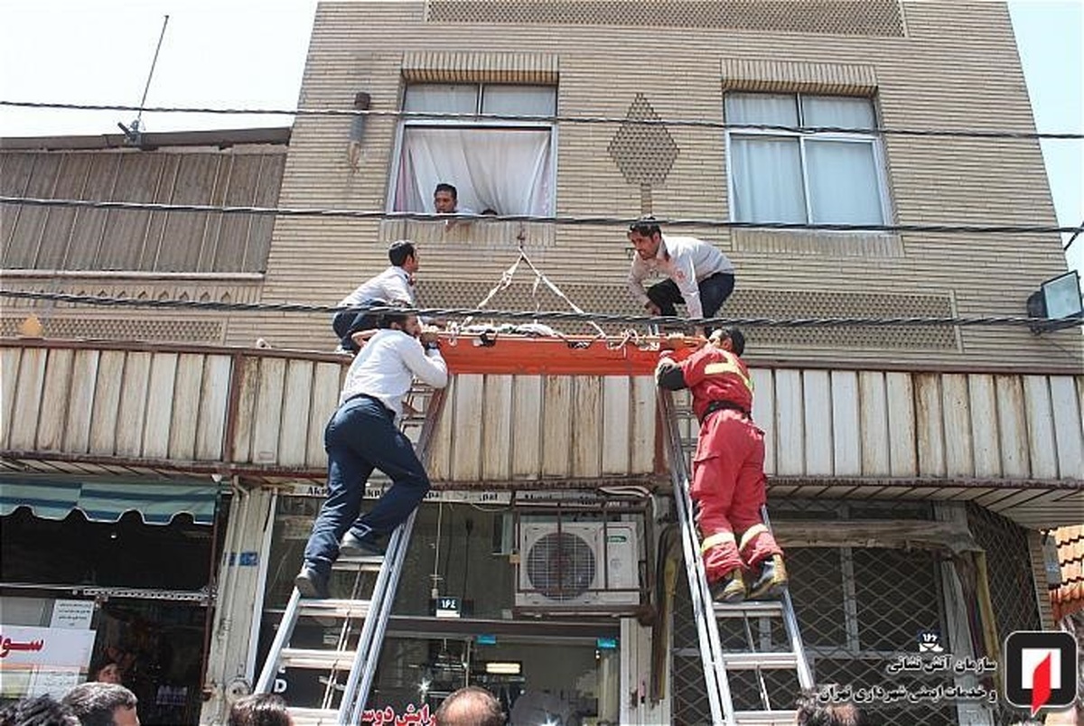  سقوط زن ۳۸ ساله از طبقه چهارم یک ساختمان در تهران+ تصاویر