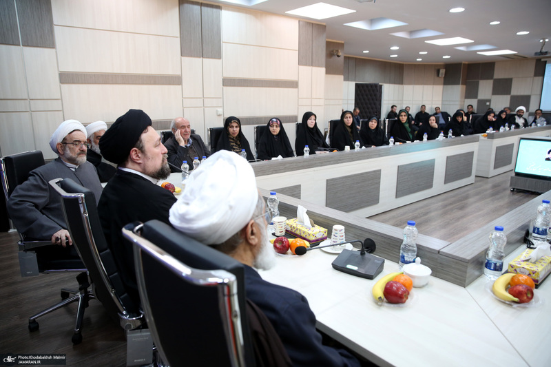 حضور سید حسن خمینی در گردهمایی علمی به مناسبت هفته پژوهش در پژوهشکده امام خمینی(س) و انقلاب اسلامی