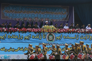 مراسم گرامیداشت روز ارتش جمهوری اسلامی ایران در جوار حرم امام خمینی(س)-1/ رژه