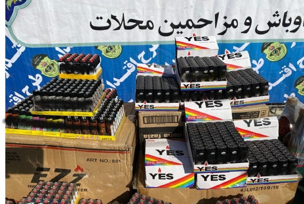 کشف فندک‌هایی با تصاویر مستهجن در تهران + عکس