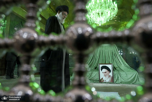 حضور رهبر معظم انقلاب در مرقد مطهر امام خمینی(س) و گلزار شهیدان