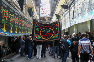 عزاداری سنتی ظهر عاشورا در بازار تهران