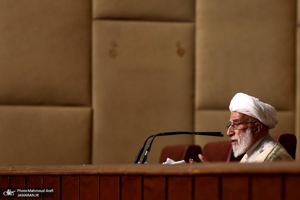 آیت‌الله جنتی: مسئولان خودشان را با چمران‌ها و سلیمانی‌ها بسنجند