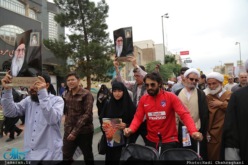 راهپیمایی نمازگزاران نماز جمعه قم در واکنش به خروج آمریکا از برجام