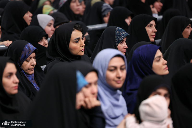 دیدار هزاران نفر از زنان و دختران با رهبر معظم انقلاب