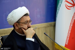 نشست هم‌اندیشی جمعی از طلاب و دانشجویان پژوهشگر حوزه اندیشه امام (س) با رئیس مؤسسه تنظیم و نشر آثار امام خمینی