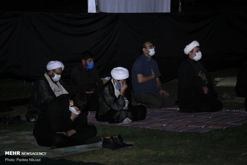 مراسم سوگواری محرم در زمین چمن ورزشگاه تختی شهرکرد 