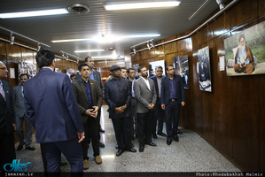 بازدید جمعی از استادان و دانشجویان دانشگاه دفاع ملی پاکستان از بیت امام خمینی (س) در جماران 