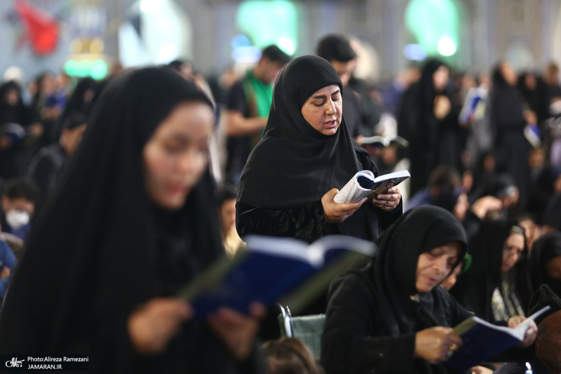 مراسم دعا و احیای شب بیست و یکم ماه رمضان در حرم امام رضا(ع)