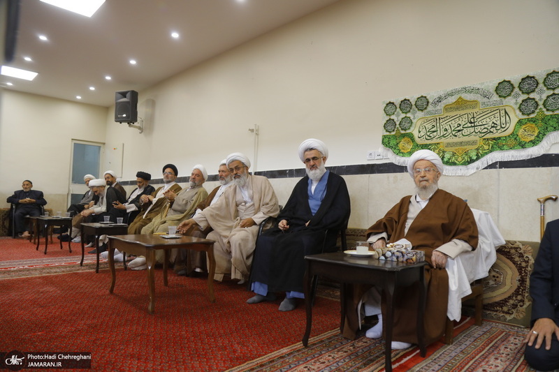 عمامه گذاری طلاب در روز میلاد پیامبر اکرم (ص) و امام صادق (ع) توسط مراجع تقلید