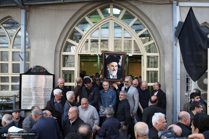 مراسم تشییع آیت الله سید مهدی امام جمارانی (ره) از حسنیه جماران-2