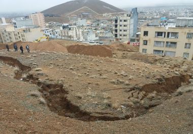 رانش کوه در منطقه مسکونی میرآباد شهرکرد