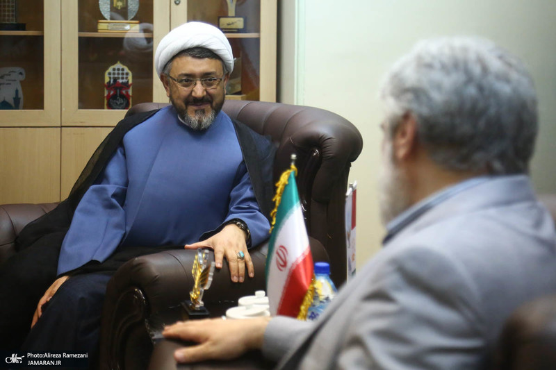 بازدید سرپرست موسسه تنظیم و نشر آثار حضرت امام خمینی(ره) از نمایشگاه کتاب