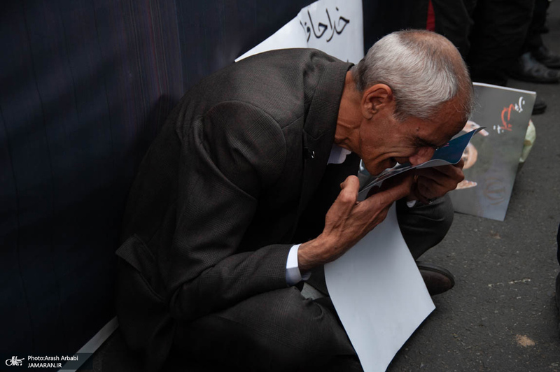 تجمع مردمی در سوگ شهادت رئیس جمهوری و هیات همراه در میدان ولیعصر (عج)