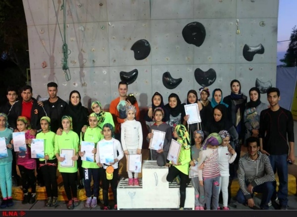 برگزاری مسابقات تدارکاتی سنگنوردی دختران خوزستان در دزفول + تصاویر