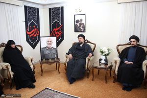 حضور سید حسن خمینی در منزل سردار شهید سلامی با خانواده این شهید والامقام دیدار و گفت‌وگو کرد.