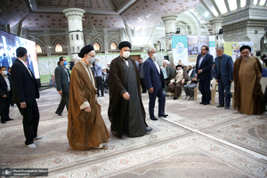 مراسم چهلمین روز ارتحال سید محمود دعایی در حرم مطهر امام خمینی
