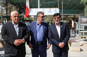 ادای احترام ورزشکاران و قهرمانان پارالمپیکی ایران به مقام شامخ شهدا