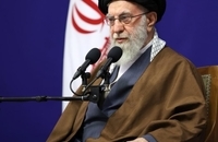 دیدار دست‌اندرکاران همایش بین‌المللی علامه میرزای نائینی با رهبری (9)