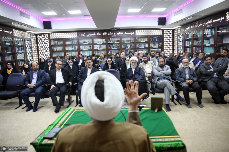 دیدار نوروزی رئیس موسسه تنظیم و نشر آثار امام خمینی (س) با کارکنان این موسسه
