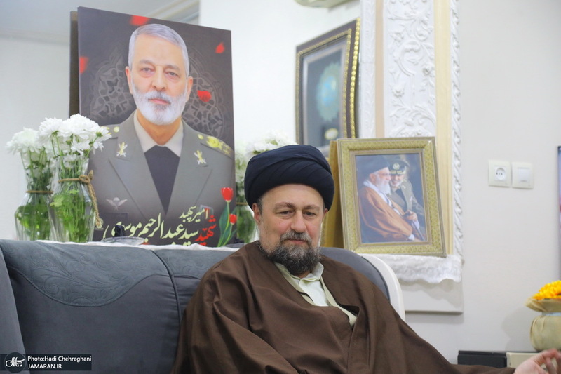 حضور آیت الله سید حسن خمینی در منزل پدر شهید موسوی
