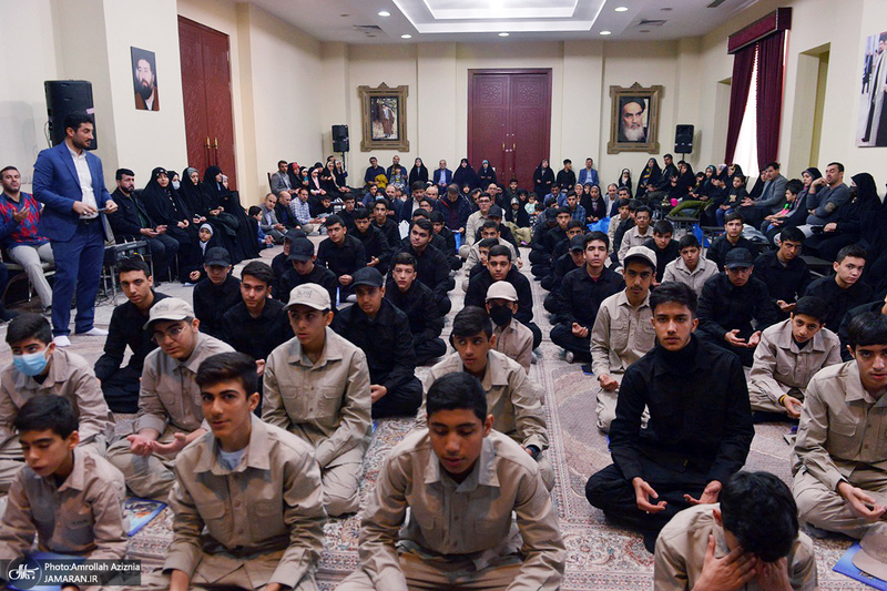 مراسم جشن فرزندان به تکلیف رسیده کارکنان سپاه در حرم مطهر امام خمینی (س)