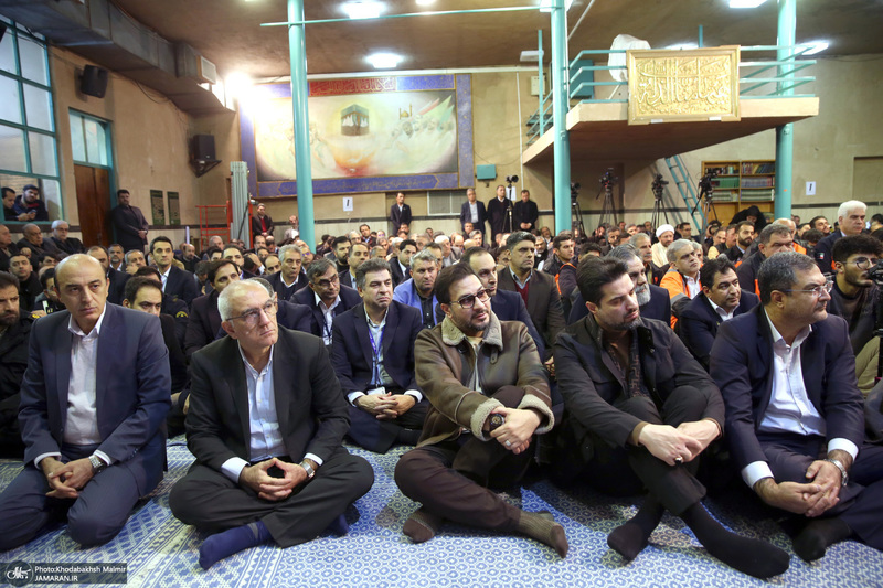 دیدار وزیر و جمعی از کارکنان وزارت راه و شهرسازی با سید حسن خمینی