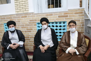 مراسم عمامه گذاری طلاب توسط آیت الله شبیری زنجانی در شب ولادت حضرت زهرا(س)