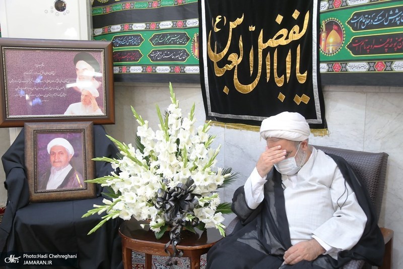 حضور مراجع و علما در بیت آیت الله العظمی صانعی(ره)-2