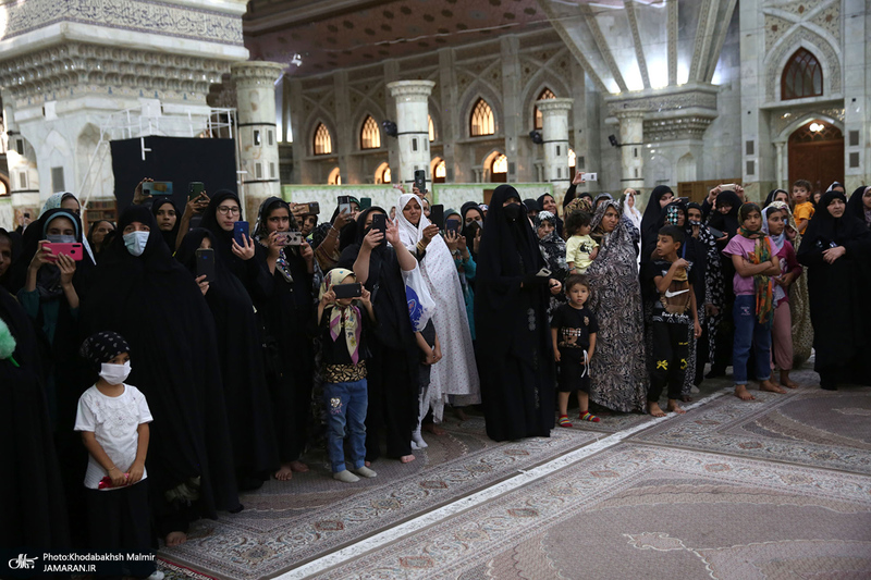 ادای احترام شرکت کنندگان در هفتمین اجلاس بین المللی مجمع جهانی اهل بیت(ع) به مقام شامخ امام راحل