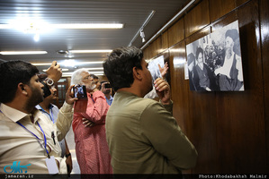 بازدید جمعی از خبرنگاران کشور هند از بیت امام خمینی (س) در جماران