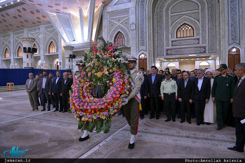 تجدید میثاق استاندار و جمعی از استانداری استان البرز با آرمان های حضرت امام خمینی(س)