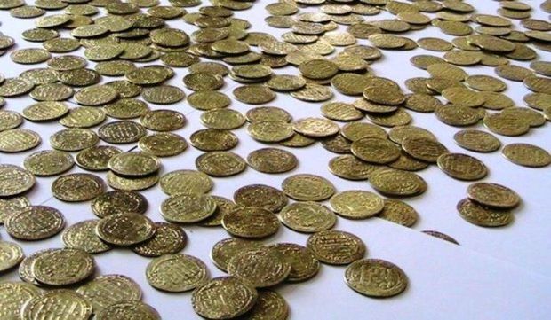 ۵۰ سکه‌ تاریخی حین معامله در رامشیر کشف شد