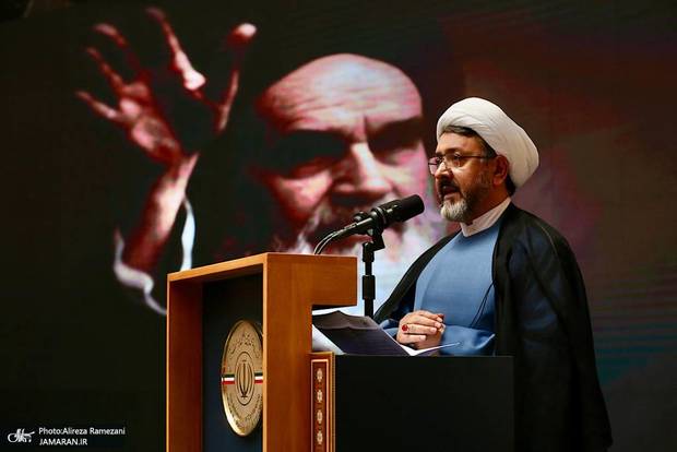 علی کمساری : نحتاج لتحدیث ما یرتبط بالامام من مؤلفات