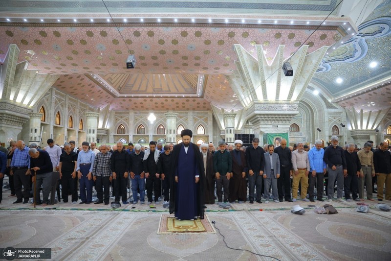 نماز ظهر و عصر روز ارتحال امام در حرم امام خمینی