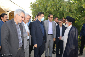 حضور معاون رئیس جمهور و رئیس بنیاد شهید و امور ایثارگران در بیت تاریخی امام در خمین