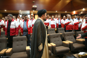 دیدار رییس و امدادگران جمعیت هلال احمر با سید حسن خمینی