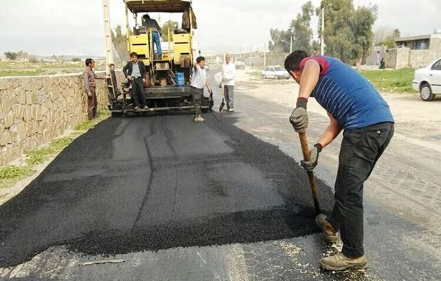 ۳۰ هزار مترمریع از معابر روستاهای مهریز آسفالت شد