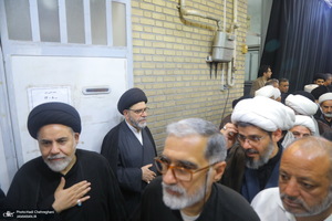مراسم چهلمین روز تدفین رهبر شهید در دفتر آیت الله العظمی سیستانی در قم