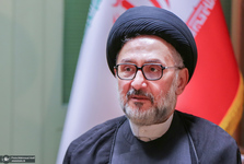 محمدعلی ابطحی: خمینی‌دوستی خامنه‌ای، یکی از بزرگ‌ترین جلوه‌های زندگی رهبر شهید بود/ جوهره وجودی امام خمینی(س) را ایشان بیشتر از هر کسی می‌دانستند/ انقلاب توسط صاحبان اندیشه متحجر مصادره شد