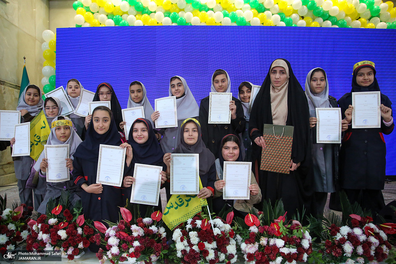 مراسم تجلیل از دانش آموزان برگزیده فرهنگی، هنری و قرآن، عترت و نماز منطقه 19