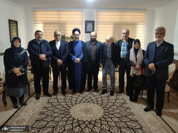 توصیه‌های مهم سید محمد خاتمی به اصلاح‌طلبان: کار جبهه‌ای را محکم انجام دهید؛ دموکراتیک‌تر و با کمک چهره‌های نواندیش‌تر و تازه‌تر/ روی جوانان اصرار می‌کنم؛ احزاب باید جوانان را جذب کنند/ باید گفت‌وگو کنیم، حتی با کسانی که می‌گویند جمهوری را قبول ندارند