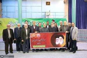 بازدید اقشار مختلف مردم از بیت امام خمینی (س) در جماران- 6