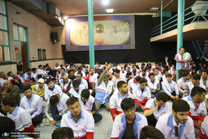 تجدید میثاق جمعی از جوانان هلال احمر با آرمان های حضرت امام خمینی (س)